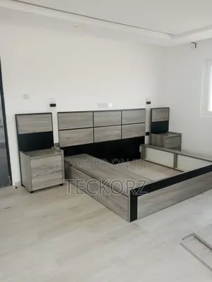 Vaneered Plywood Platform Bed