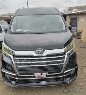 Toyota HiAce 2023 Black