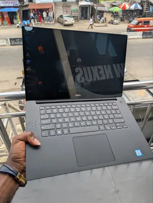 Laptop Dell Precision 15 5520 16GB Intel Core I7 SSD 512GB