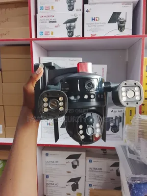 Triple Lens PTZ Solar Camera