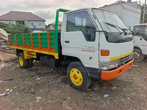 Nigeria Use Toyota Dyna 200 Longer Chassis Diesel Engine