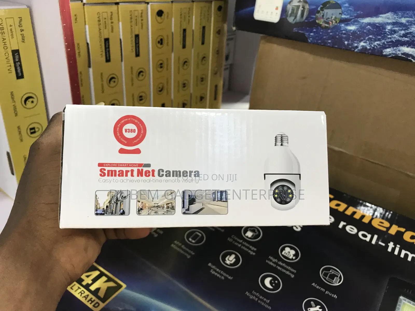 Smart PTZ Bulb Camera