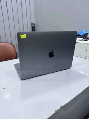Laptop Apple MacBook Pro 2020 8GB Intel Core I5 SSD 256GB