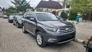 Toyota Highlander Limited 3.5l 4WD 2013 Gray