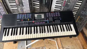 Professional Yamaha PSR 230 Keyboard