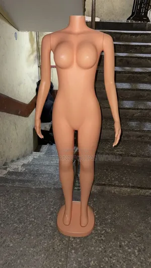 No Head Plastic Female Size 10 Mannequin