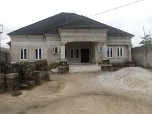 4bdrm Bungalow in Obio-Akpor for sale