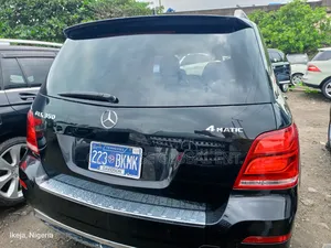 Mercedes-Benz GLK-Class Base GLK 350 4dr AWD 4MATIC (3.5L 6cyl 7A) 2015