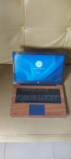 New Laptop HP Stream 14 4GB Intel Celeron SSD 60GB