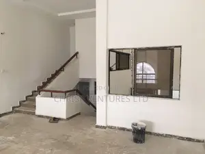 4bdrm Townhouse/Terrace in Shonibare Estate for Sale