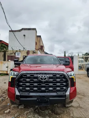 Toyota Tundra Platinum 2022 Red