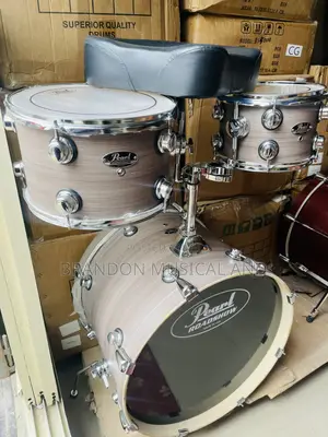 Pearl 5 Piece Drum Set