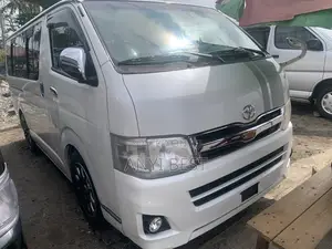 Toyota HiAce 2013 White