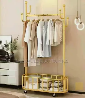 Luxury Gold Heavy Duty Cloth Hanger/Rack With Storage Space Organiser