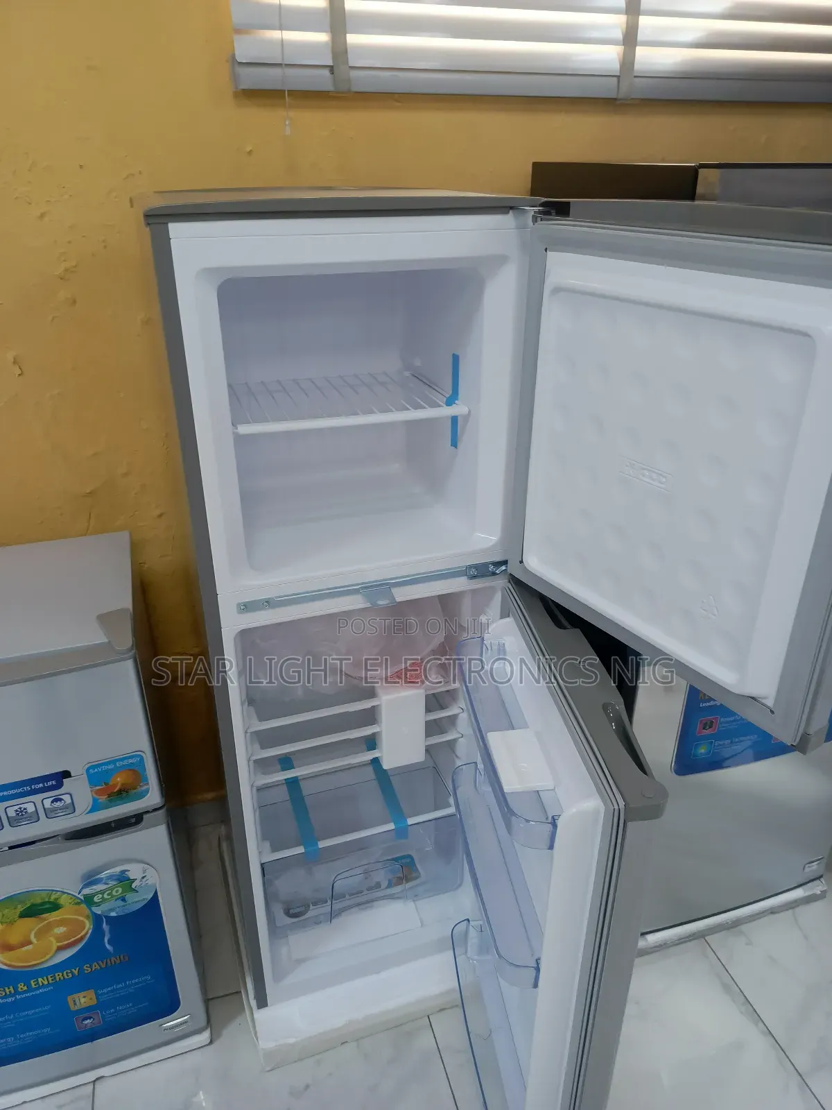 250 Liters Refrigerator Polystar