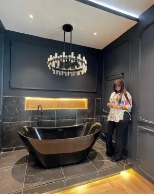 Glossy Freestanding Black Bathtub