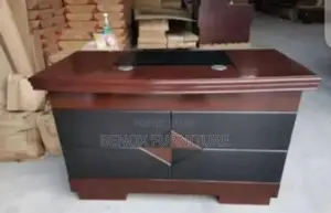 Modern Stylish Executive Office Table