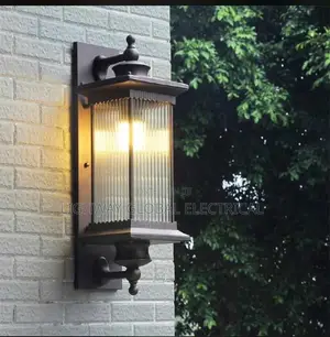 European Gate Lamp