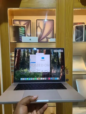 Apple MacBook Pro 2023 M3 Pro 16-inch 18GB Apple M3 Pro SSD 512GB