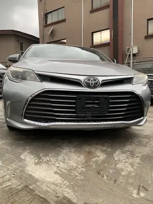 Toyota Avalon XLE Sedan FWD (3.5L 6cyl 6A) 2017 Silver