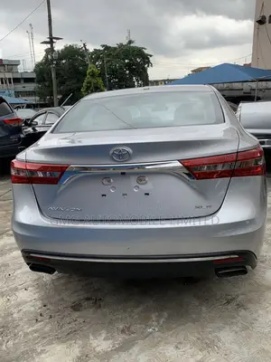 Toyota Avalon XLE Sedan FWD (3.5L 6cyl 6A) 2017 Silver