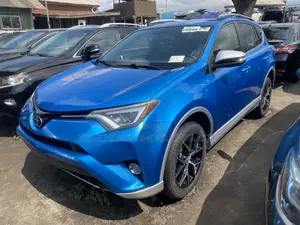 Toyota RAV4 SE AWD (2.5L 4cyl 6A) 2017 Blue