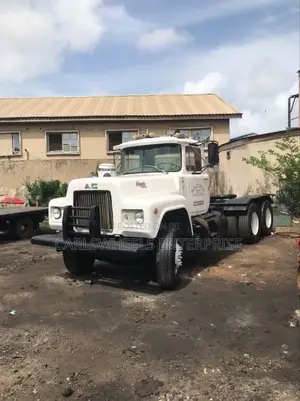 Foreign Used Mack Trailer (Tractor Head) Head