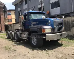 Direct Tokunbo Ch Mack Trailer Head.