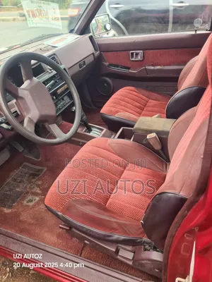 Nissan Frontier SE-V6 4x4 King Cab 116.1 in. WB 2000 Red