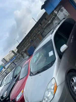 Toyota Sienna XLE AWD 2006 Gold