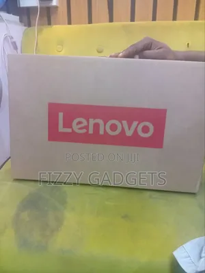New Laptop Lenovo V14 G4 IRU 8GB Intel Core i3 SSD 256GB