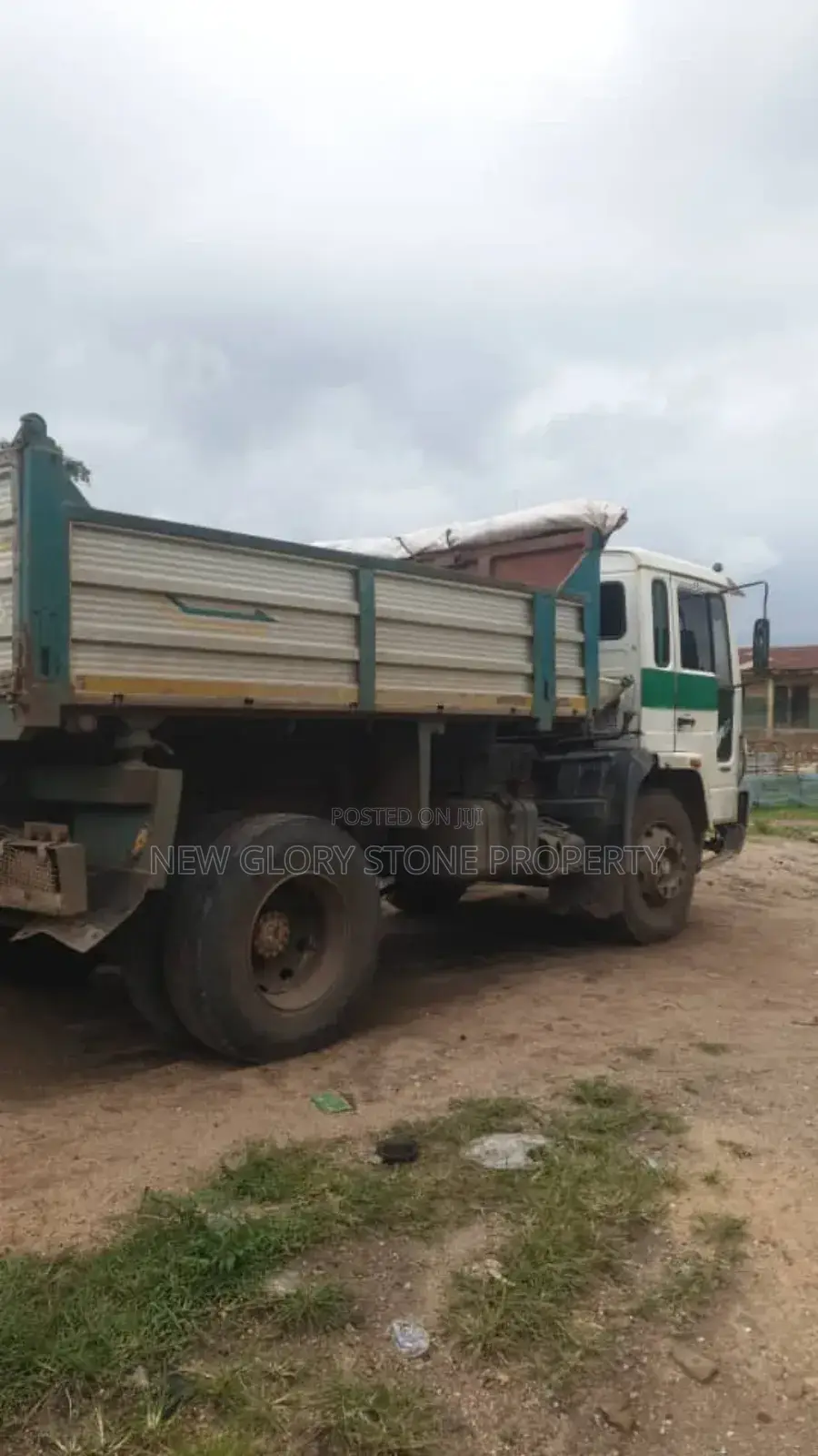 15 Tons Sharp Sand