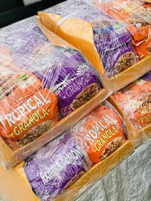 Crownfield Granola 10x1kg – Tropical & Raisin Almond Flavours