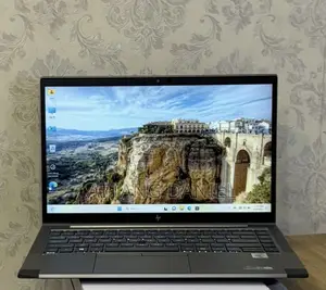 Laptop HP ZBook Firefly 14 G7 8GB Intel Core I7 SSD 256GB