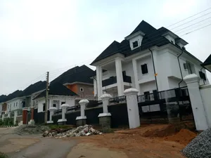 6 Bedroom Duplex
