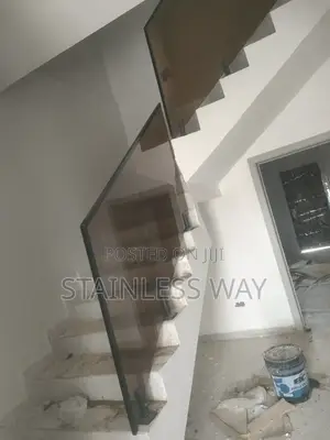 Speak Out With 10mm Glass Handrail