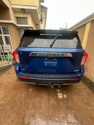 Ford Explorer XLT 2021 Blue