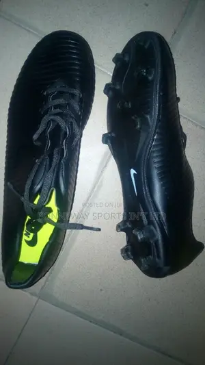 Nike Size 43 Leather Boot