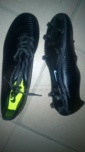 Nike Size 43 Leather Boot
