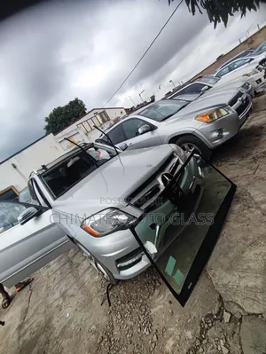 Glk350 2014 Double Camera Windscreen Glass Available