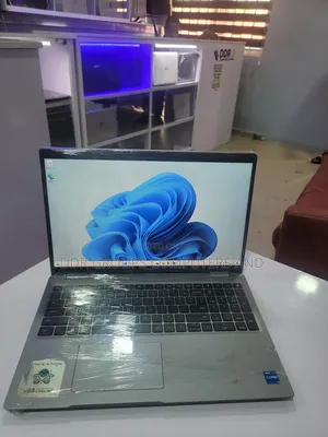 Laptop Dell Latitude 5530 16GB Intel Core I5 SSD 512GB