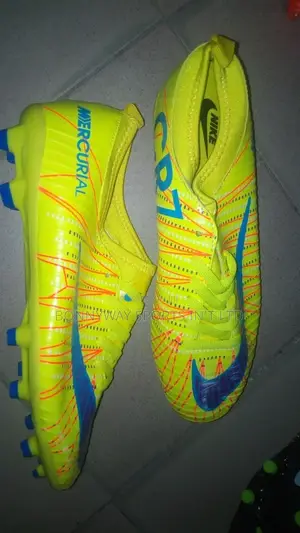Nike Size 44 CR7 Soccer Boot