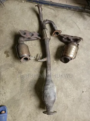 Lexus Es350 2007-2010 Complete Catalytic Converter Exhaust Pot.