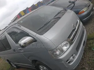 Toyota HiAce 2012 Silver