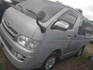 Toyota HiAce 2012 Silver