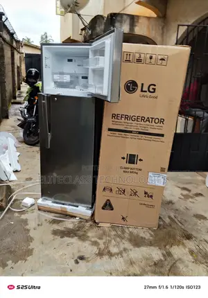 Lg Snowix 308 Liters Double Door Refrigerator(Ref322rlbn)