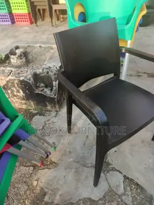 Durable Plastic Chair With Armrest