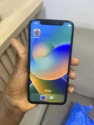 Apple iPhone XS 64 GB White