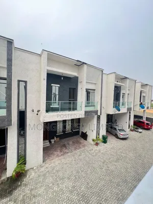 4bdrm Townhouse/Terrace in Ikota for sale