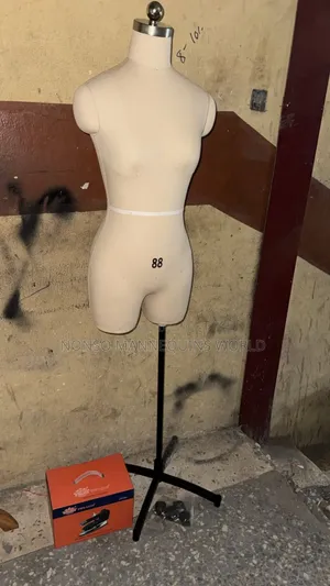 Fully Pinnable Size 8 Plain Body Dressform